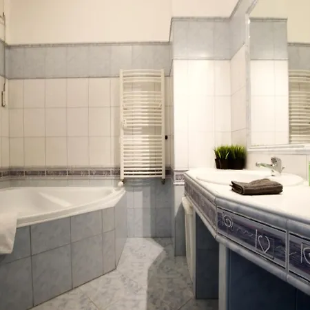 Standard By Hi5 - Tatra Street Apartment