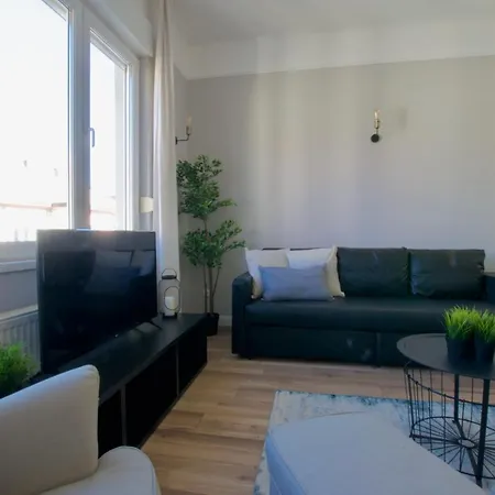 Standard By Hi5 - Tatra Street Apartment