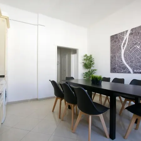 Standard By Hi5 - Tatra Street Budapest