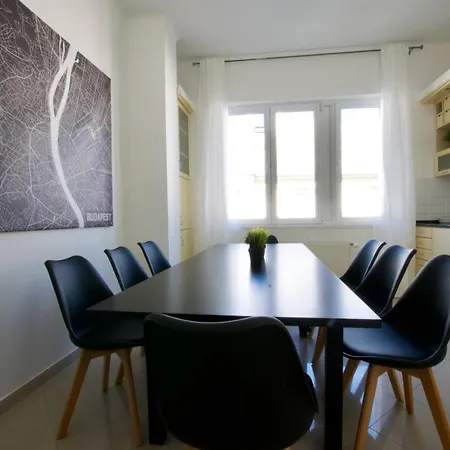 Standard By Hi5 - Tatra Street Budapest