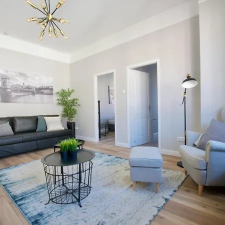 Standard By Hi5 - Tatra Street Apartment *